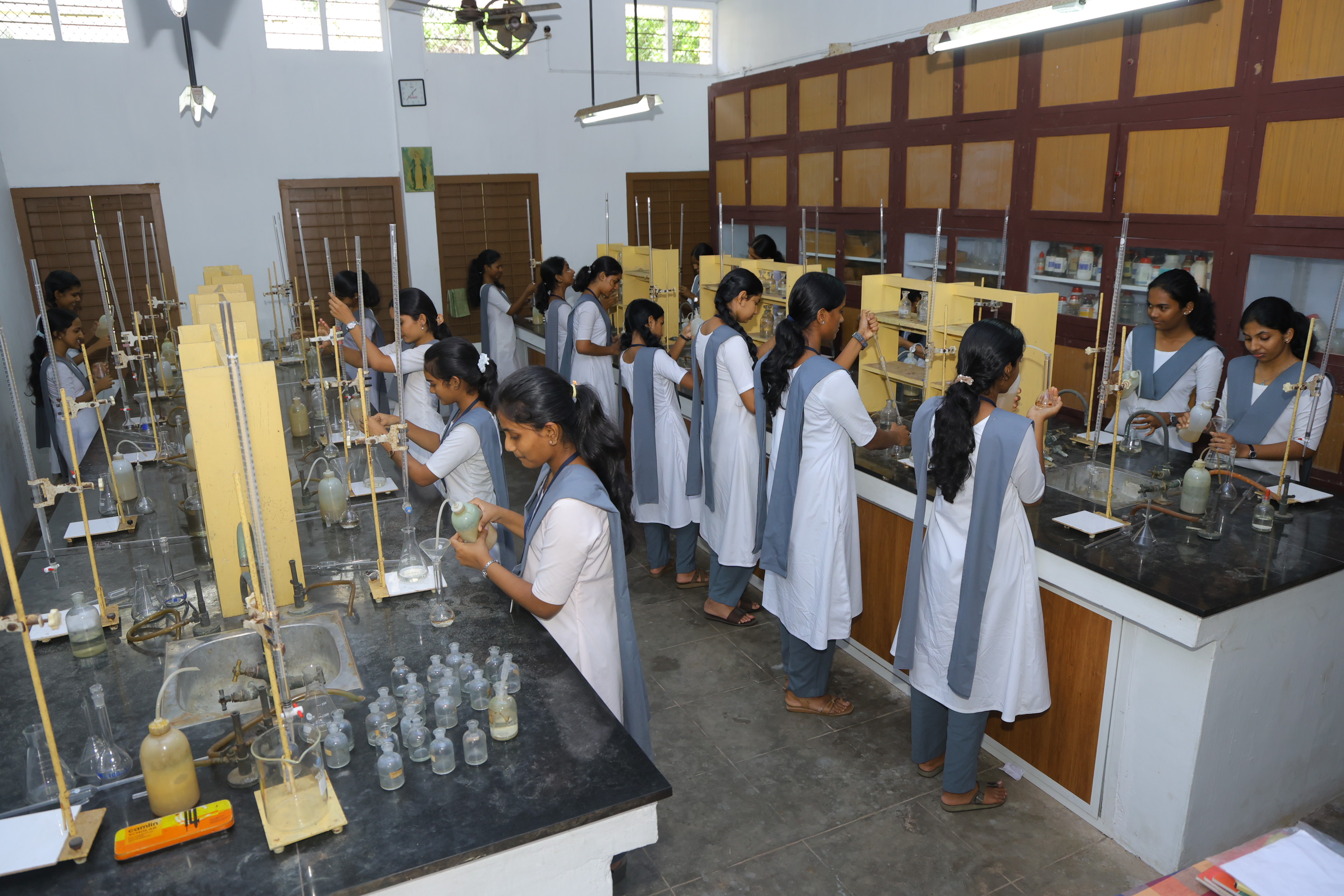 Chemistry Lab — photo 2
